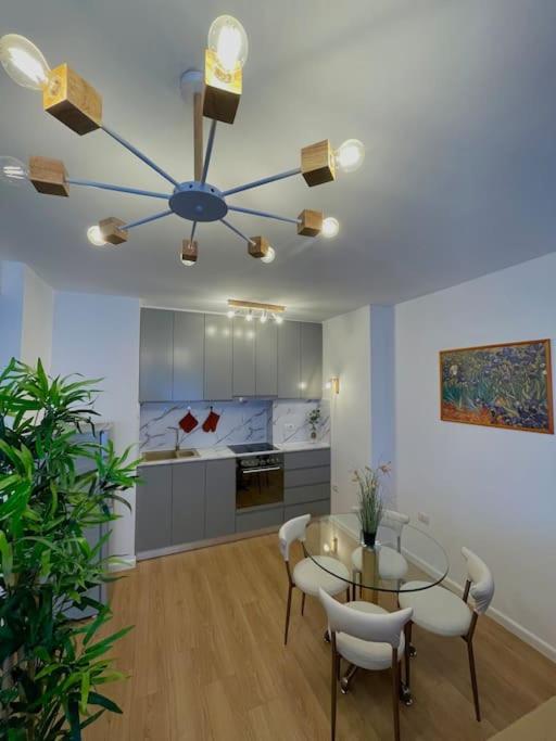 Studio Flat In The City Center Tiranë Luaran gambar