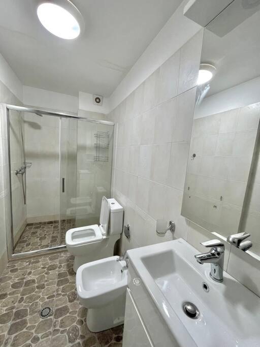 Studio Flat In The City Center Tiranë Luaran gambar